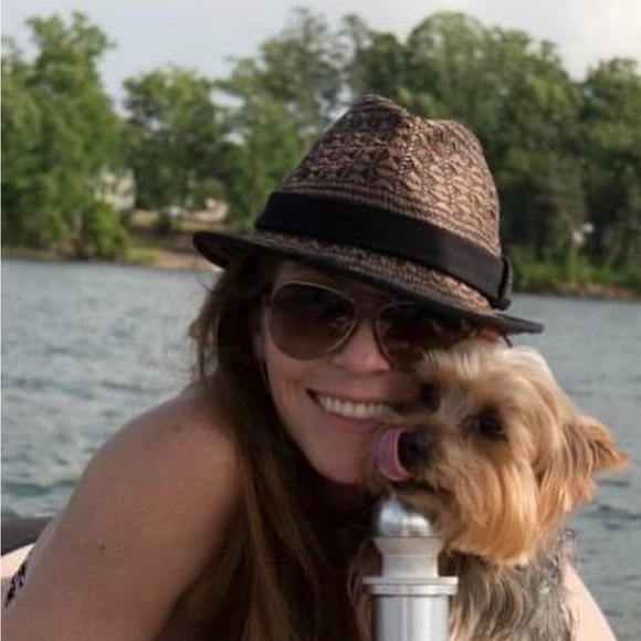 I’m Corinne! Thanks for stopping by to get to know me 😁 - Picture 3 of 14